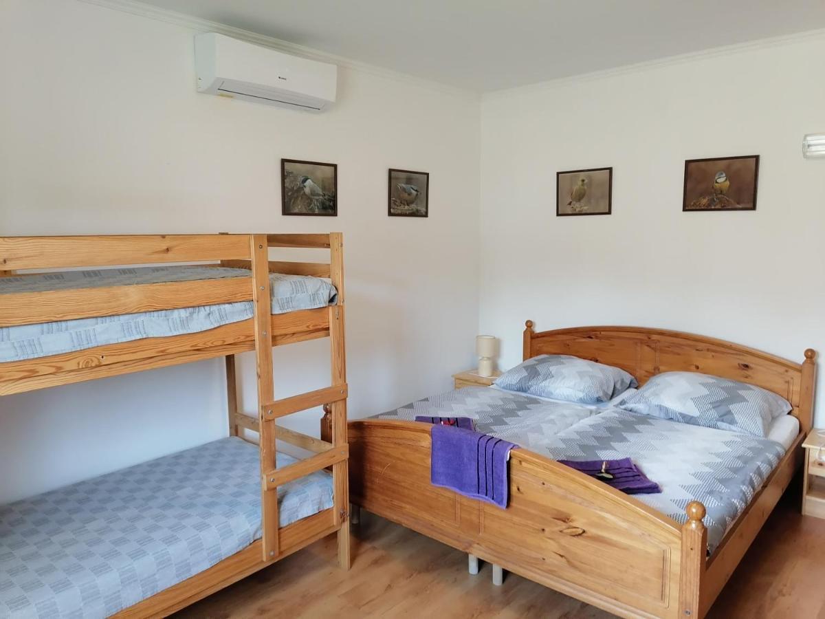 8888 Apartmanhaz Lispeszentadorjan Экстерьер фото