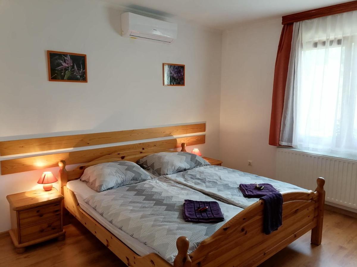 8888 Apartmanhaz Lispeszentadorjan Экстерьер фото