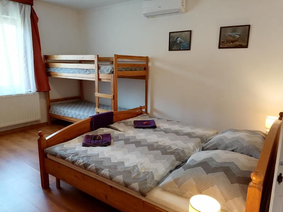 8888 Apartmanhaz Lispeszentadorjan Экстерьер фото
