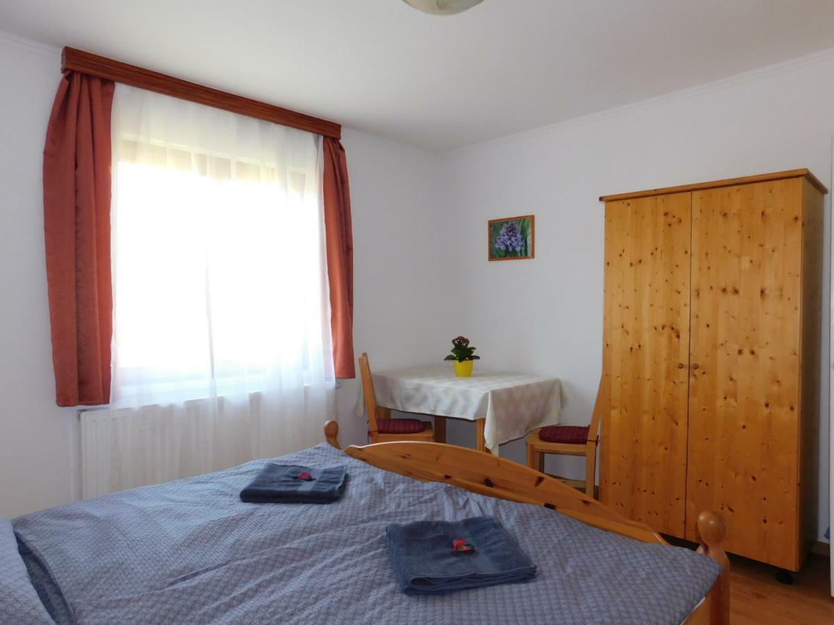8888 Apartmanhaz Lispeszentadorjan Экстерьер фото